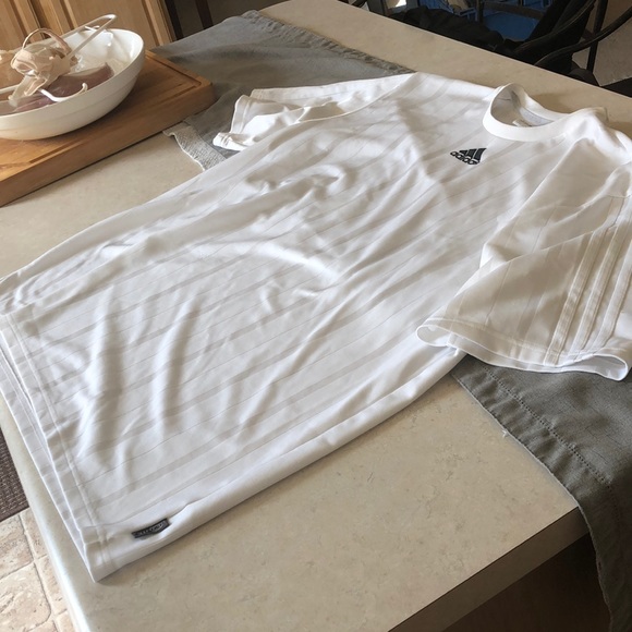 Adidas basketball shirt - Picture 6 of 6